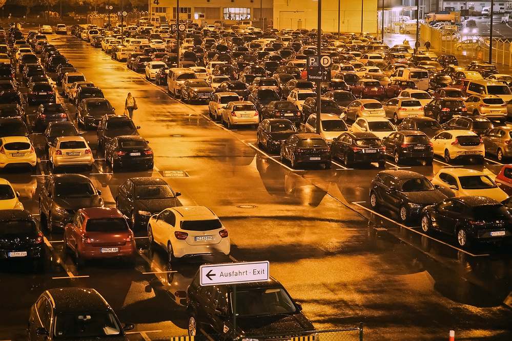 Foto: Flughafen Parkplatz