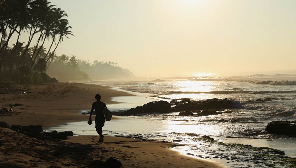 Wandern am Strand in Phuket