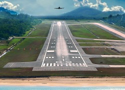 Phuket airport runway